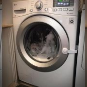 Cum să scoți rufele călcate din mașina de spălat. Trucuri de la gospodinele cu experiență