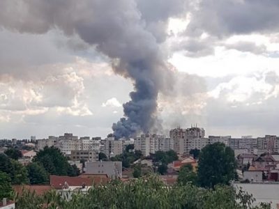 Explozie și un nor mare de fum în Constanța, la o zi după tragedia de la rafinăria Petromidia