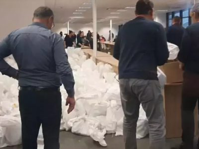 Decizie fără precedent. BEC a anunțat câți saci au fost descoperiți desigilați, ce se întâmplă cu voturile din acestea