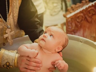Când nu se fac botezuri în anul 2025, potrivit calendarului ortodox. Lucrurile de care părinții trebuie să țină cont