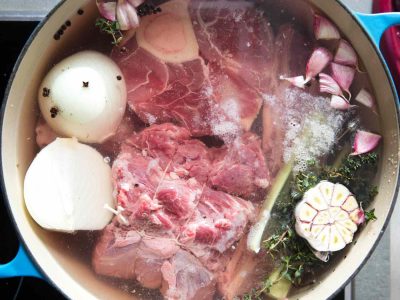Cum se fierbe corect carnea pentru salata boeuf pentru revelion. Cum scapi de spumă la supă sau mâncăruri