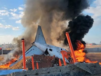 Un avion cu 181 de persoane la bord s-a prăbuşit la aterizare, în Coreea de Sud. Sunt cel puțin 62 de morți