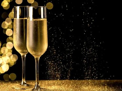 Ce trebuie să pui la fereastră în noaptea de Revelion, pentru a avea noroc cu carul în 2025. Așa atragi banii, iubirea și sănătatea în viața ta