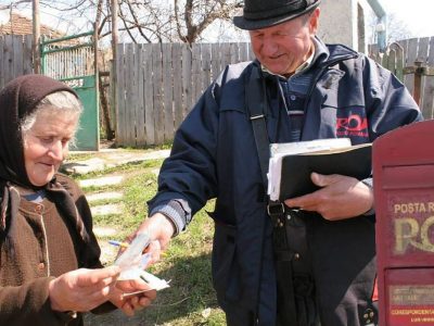 Când începe distribuirea pensiilor pentru luna ianuarie. Anunțul făcut de Poşta Română