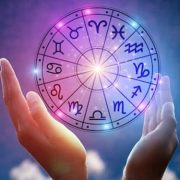 Horoscop de weekend 24-26 ianuarie 2025. Anunț important pentru Raci și Balanțe