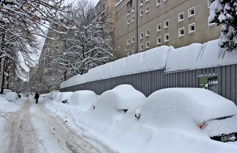 Evitați deplasările. Anunț de ultimă oră de la ANM. Cod galben de ninsori și viscol în majoritatea țării