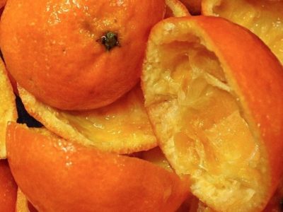 De ce trebuie să îngropi coajă de portocală în grădină. Un secret știut de grădinarii adevărați