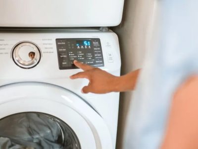 Metoda simplă prin care îți poți spăla hainele dacă ai rămas fără detergent. Toate gospodinele trebuie să cunoască acest truc