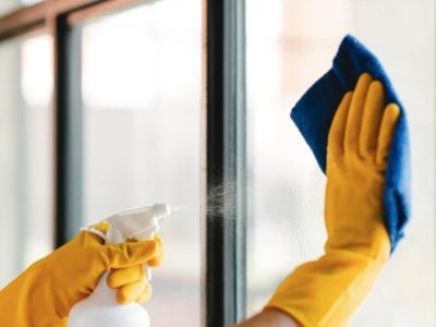 De ce trebuie să pui o șosetă umplută cu orez la geam iarna! O soluție ieftină de mare ajutor