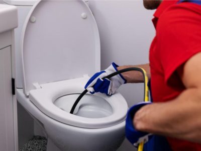Cum să elimini mirosul de canalizare din baie. Trucul ieftin care te scapă rapid de această problemă