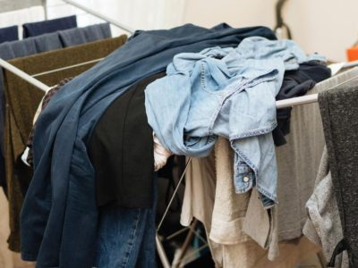 Motivul pentru care nu este bine să uscăm rufele în casă. Reprezintă un adevărat pericol pentru sănătate