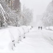 S-a prelungit codul galben de viscol. Când se opresc, de fapt, ninsorile