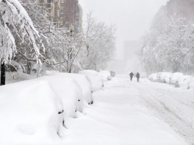 S-a prelungit codul galben de viscol. Când se opresc, de fapt, ninsorile