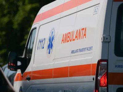 A luat foc un tren cu peste 70 de pasageri. Sunt victime