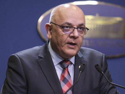 Raed Arafat explică ce trebuie să conțină trusa de urgență în caz de dezastru sau conflict. Populația să se poată descurca singură 3 zile