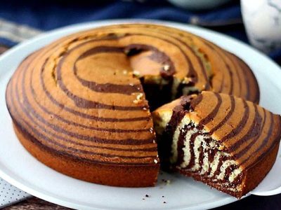 Prăjitură de post fără ulei - marmorată și plină de cacao