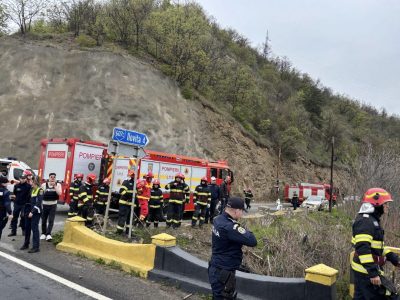 Tragedia care zguduit România. Nu sunt supraviețuitori, câte persoane s-ar fi aflat în microbuz