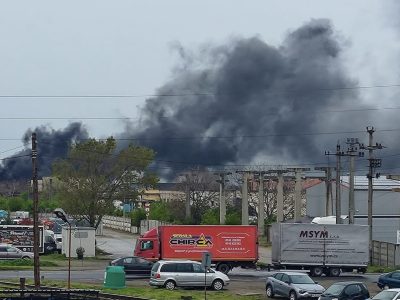 RO-Alert. Încendiu puternic la fabrică, autoritățile au emis RO-Alert și cer evacuarea. Părăsiți zona imediat