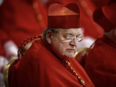 Cine este Raymond Burke, cardinalul pe care Donald Trump l-ar vrea să fie următorul Papă și are șanse uriașe