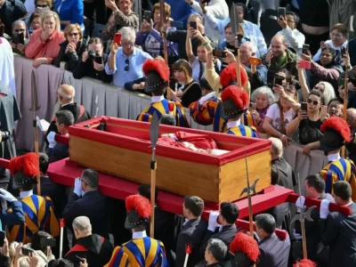 Sicriul cu Papa Francisc a fost mutat. Decizie de ultim moment a Vaticanului. Ce urmează acum