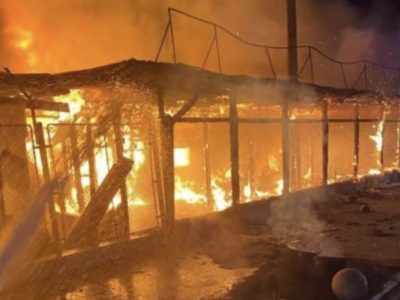 Incendiu uriaș lângă o benzinărie, la intrarea în București. Pompierii au intervenit la fața locului cu 17 autospeciale