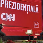 Nicușor Dan a dat în scris. Ce le-a promis românilor în direct la dezbatere