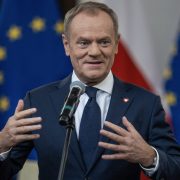 Donald Tusk este nervos pe George Simion și face niște acuzații grave. Ce îi reproșează premierul Poloniei