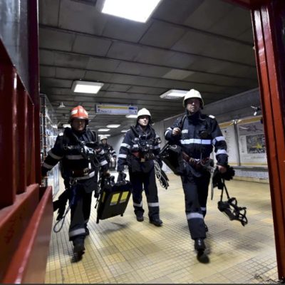 Incendiu la metrou. Două stații din subteran sunt evacuate. Anunțul ISU