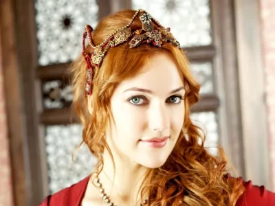O mai ştii pe Hurrem din „Suleyman Magnificul“? Iată cum arată în prezent actriţa Meryem Uzerli și ce s-a ales de ea