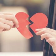 Cele trei zodii care rămân fără partener până la finalul lunii iunie. Se anunță o perioadă plină de despărțiri dramatice și lacrimi șiroaie