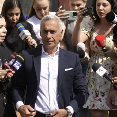 Călin Georgescu face acuzații dure. Ce se întâmplă chiar acum cu fostul candidat, abia a ieșit de la instanță