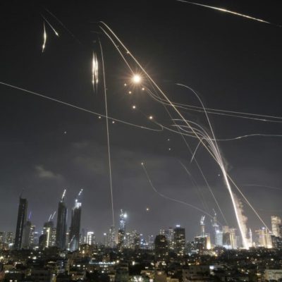 Israel este sub atac. Se aud explozii puternice