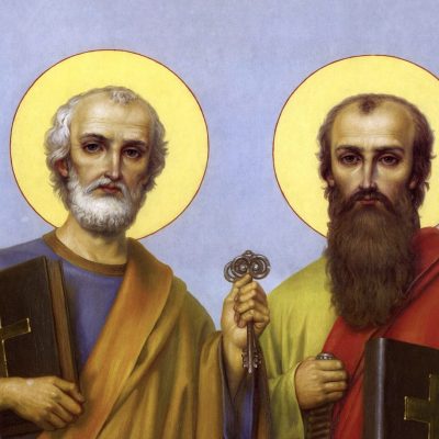 Ferească Dumnezeu să faci așa ceva. Legile bisericești sunt clare, femeile au total interzis