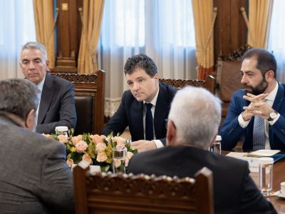 Asta mai lipsea. Grevă generală