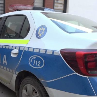 O fetiță de doi ani a murit după ce a căzut de la etajul 11, în București