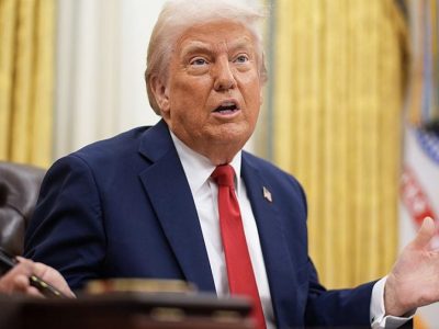 Donald Trump mătură pe jos cu Macron