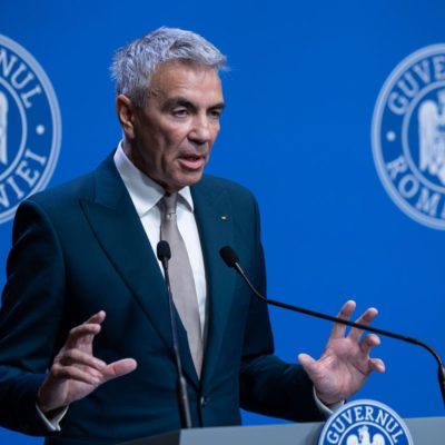 Anastasiu în lacrimi la Guvern după ce și-a dat demisia. „Îmi este foarte clar că nu mai pot să ajut”