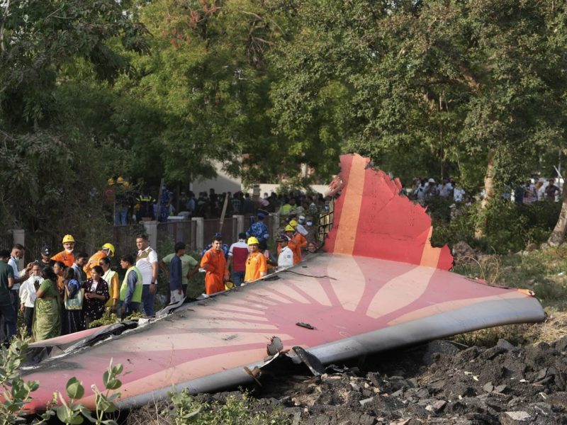S-a aflat adevărul despre avionul prăbușit din India. Anchetatorii fac dezvaluiri infiorătoate, ce spun cutiile negre