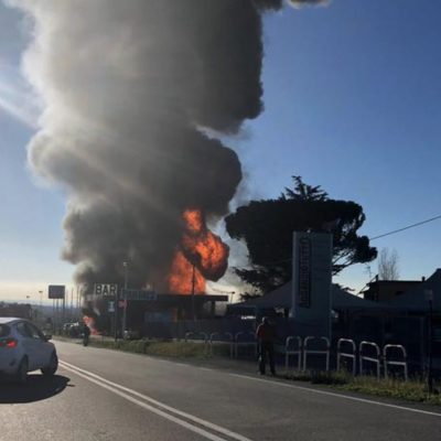O noua tragedie zguduie lumea! Sunt cel puțin 20 de răniți, o explozie a distrus totul în cale