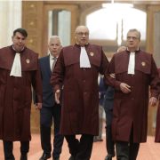 Nu se poate așa ceva. Pe a cheluit CCR zeci de mii de euro. Abia acum s-a aflat, de asta trag românii?