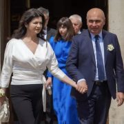 Din păcate este vorba de iubita lui Ilie Bolojan. Nimeni nu se aștepta la așa ceva. Păcat