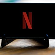 Succes neașteptat pe Netflix. Comedia care i-a cucerit pe abonați și a urcat pe locul 2 în topul celor mai vizionate producții
