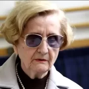 Din păcate este vorba despre starea de sănătate a Ninei Iliescu. Se roagă zilnic la Dumnezeu