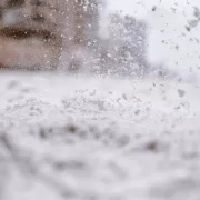 Vremea a luat-o razna. A nins în plină vară, iar fenomenele sunt total neobișnuite. Nu s-a mai văzut așa ceva în România