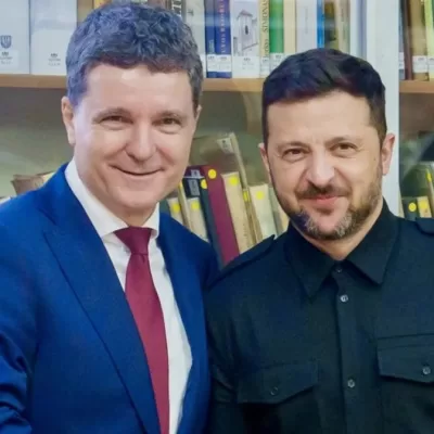 Nicușor Dan a vorbit la telefon cu Volodimir Zelenski și anunță că va merge la Kiev în toamnă