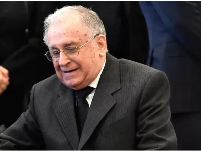Ce a transmis premierul Ilie Bolojan după moartea lui Ion Iliescu. Mesajul postat de șeful Guvernului