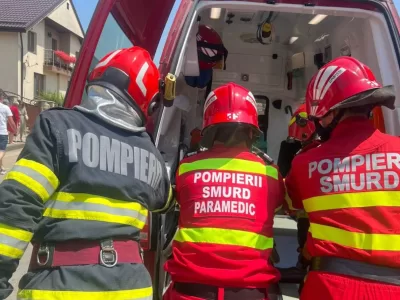 Grav incident într-un tren CFR. Două fetițe au fost la un pas de moarte. A căzut peste ele un...