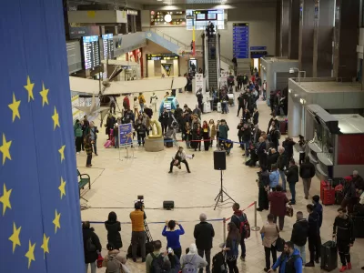 Situatie fără precedent. MAE anunță că este vorba de 700 de români