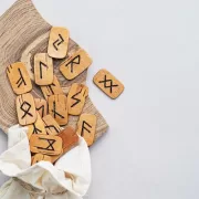 Horoscop rune septembrie 2025. Maestrul runelor aduce vești importante pentru 3 zodii