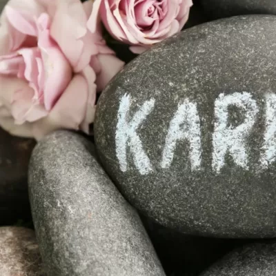 Horoscop Karmic 20-26 octombrie 2025. Două zodii trec prin momente grele, dar alte 4 sunt binecuvântate cu daruri nesperate
